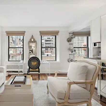 Image 5 - 319 East 50th Street, New York, NY 10022, USA - Apartment for sale