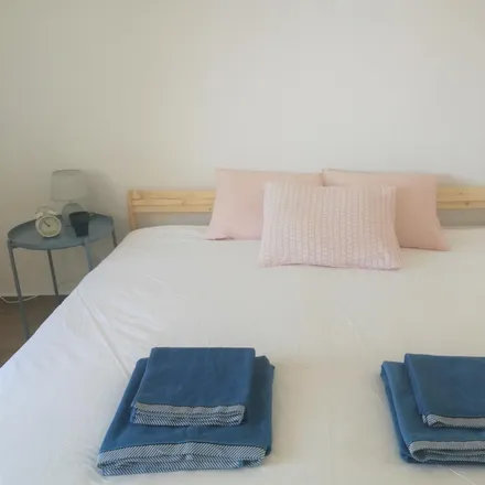 Rent this 1 bed apartment on Rua Adelino Amaro da Costa in 2770-113 Paço de Arcos, Portugal