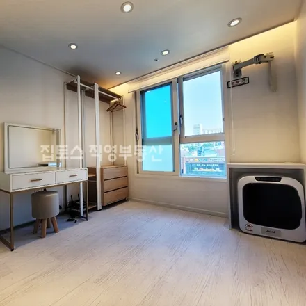 Rent this studio apartment on 서울특별시 관악구 봉천동 874-13