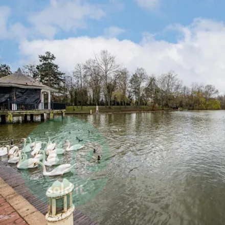 Image 5 - The Heron, Buckinghamshire, HP19 0FE, United Kingdom - Apartment for sale