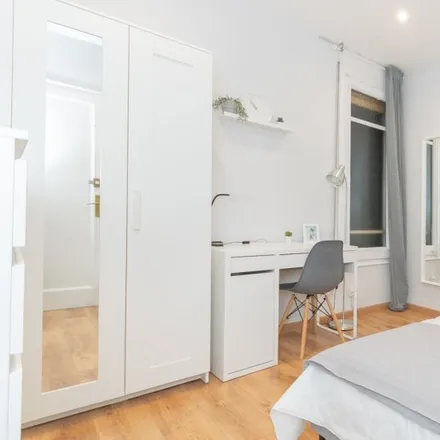 Rent this 8 bed room on Carrer de Balmes in 372, 08006 Barcelona