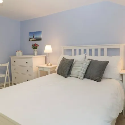 Rent this 3 bed townhouse on Portland in DT5 1AF, United Kingdom