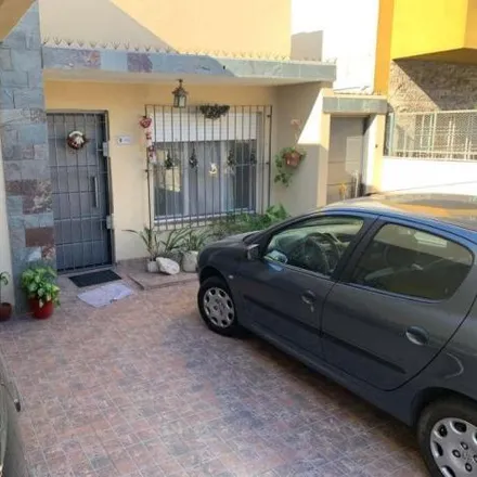 Buy this 2 bed house on Miguel Cané 1001 in Partido de Lanús, 1824 Lanús Oeste