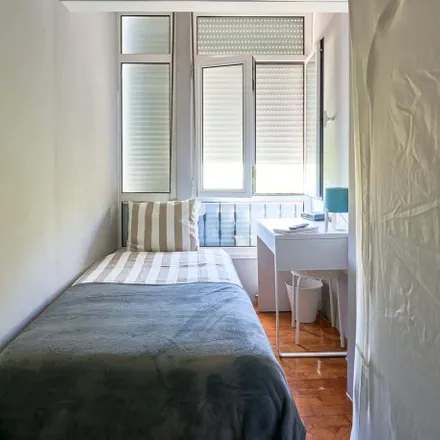 Image 7 - Rua Martins Rosado, 2700-573 Amadora, Portugal - Room for rent