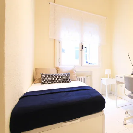 Rent this 7 bed room on Madrid in Avenida de Menéndez Pelayo, 71