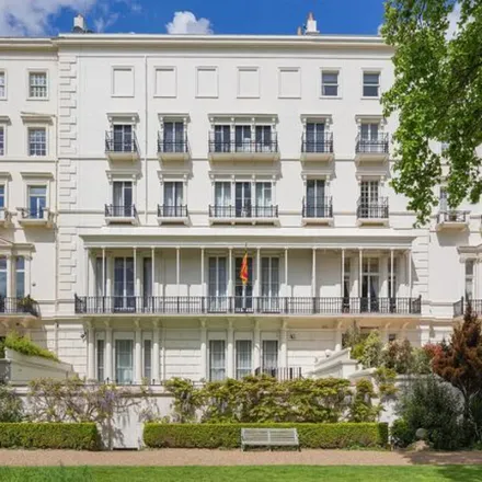 Rent this 5 bed apartment on 12 Hyde Park Gardens in London, W2 2NU