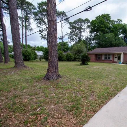 Buy this 3 bed house on 3952 Bayou Boulevard in Pensacola, FL 32503