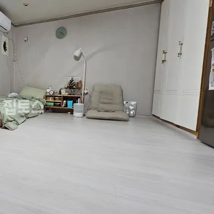 Rent this studio apartment on 서울특별시 강남구 대치동 899-26