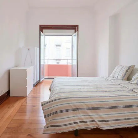 Rent this 9 bed room on Saldanha in Ciclovia Praça do Duque de Saldanha, 1050-120 Lisbon