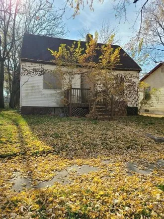 Buy this 2 bed house on 1250 East Chestnut Street in Kankakee, IL 60901