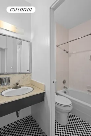 Image 7 - 60 E 8th St Apt 21C, New York, 10003 - Apartment for rent