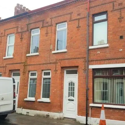 Rent this 3 bed apartment on 28 Carrington Street in Belfast, BT6 8LU