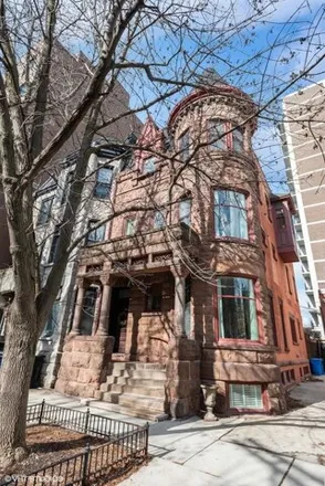 Buy this 4 bed house on 510 West Arlington Place in Chicago, IL 60614