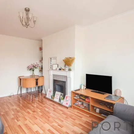 Rent this 3 bed apartment on Juer Street in London, SW11 4RE