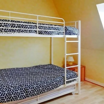 Rent this 2 bed apartment on Saint-Quay-Portrieux in Boulevard du Maréchal Foch, 22410 Saint-Quay-Portrieux