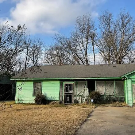 Buy this 3 bed house on 2028 Michigan Street in Greenville, MS 38703