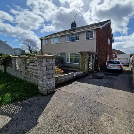 Buy this 3 bed duplex on Hendre Road in Pencoed, CF35 5NW