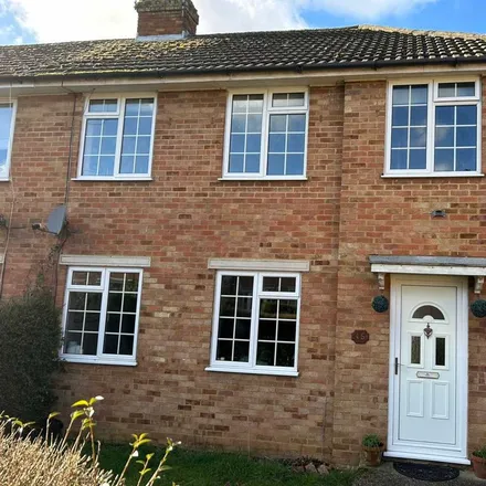 Rent this 3 bed house on Drakeloe Close in Woburn, MK17 9QE