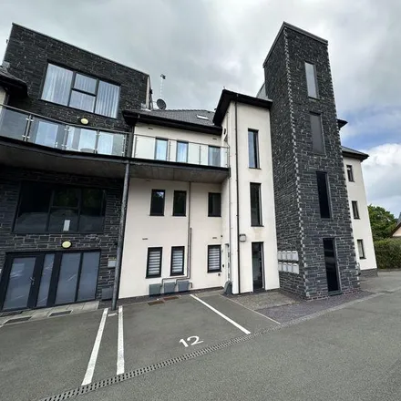Rent this 2 bed apartment on Bangor Street in Y Felinheli, LL56 4JH