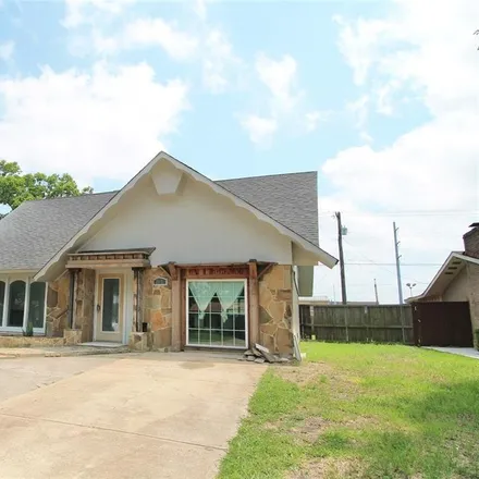 Buy this 3 bed house on 3514 Glacier Lane in Garland, TX 75042