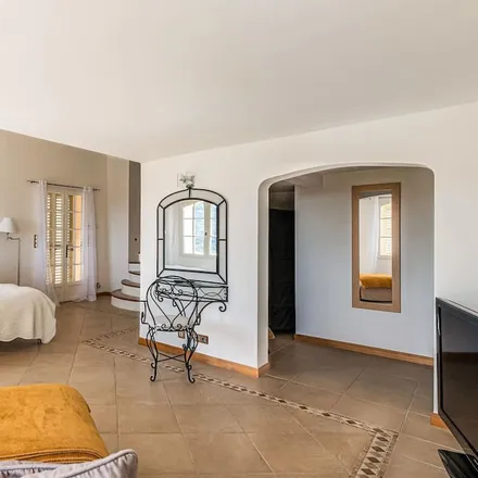 Rent this 7 bed house on Route de l'Esterel in 83600 Les Adrets-de-l'Estérel, France