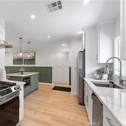 Image 6 - 16612 Cohasset Street, Los Angeles, CA 91406, USA - House for sale