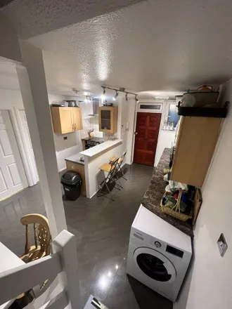 Image 3 - Lerry Close, London, W14 9PJ, United Kingdom - Apartment for rent