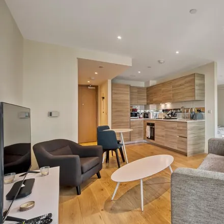 Image 1 - Hampton Apartments, Duke of Wellington Avenue, London, SE18 6NX, United Kingdom - Apartment for rent