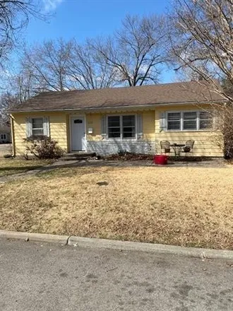 Buy this 4 bed house on 529 Hobson Place in Pittsburg, KS 66762