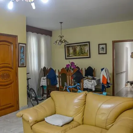 Buy this 3 bed house on Rua Mario Fongaro in Anchieta, São Bernardo do Campo - SP