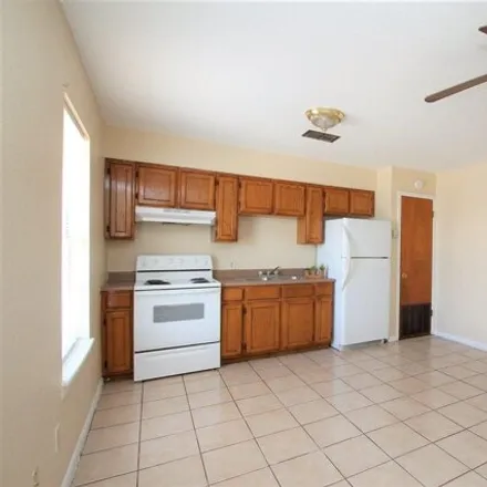 Image 4 - 178 West Canal Street, Laredo, TX 78041, USA - Apartment for rent