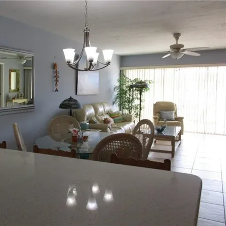 Image 4 - 1944 Beach Parkway, Cape Coral, FL 33904, USA - Condo for rent