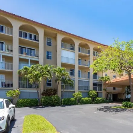 Rent this 2 bed condo on 1134 Banyan Road in Boca Raton, FL 33432