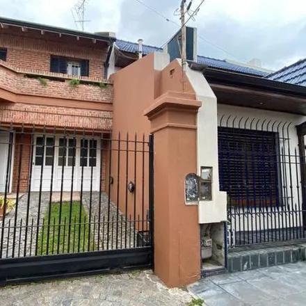 Buy this 3 bed house on Avenida Hipólito Yrigoyen 12092 in Partido de Lomas de Zamora, Turdera