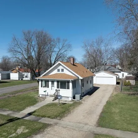 Buy this 2 bed house on 1179 Huber Avenue in Galesburg, IL 61401