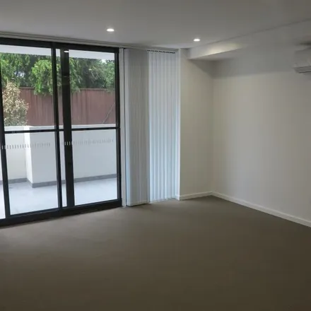 Image 2 - Hoxton Park Road, Sydney NSW 2170, Australia - Apartment for rent
