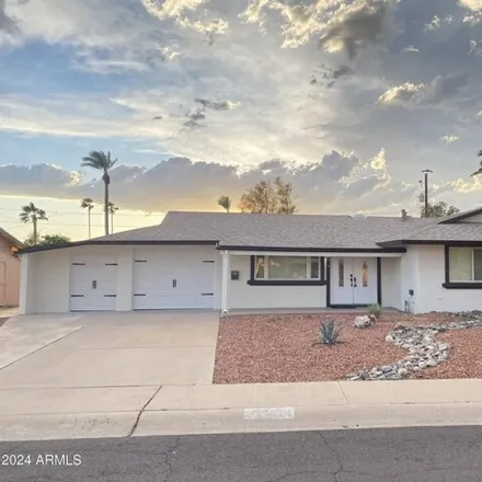Rent this 3 bed house on 12214 North Thunderbird Road in Sun City CDP, AZ 85351