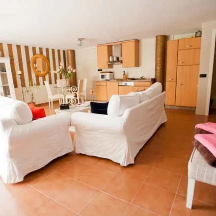 Image 5 - Calle Vega, 41700 Dos Hermanas, Spain - Apartment for rent