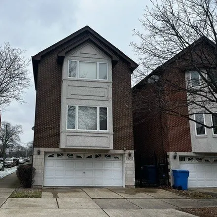 Buy this 3 bed house on 524 West 36th Street in Chicago, IL 60609