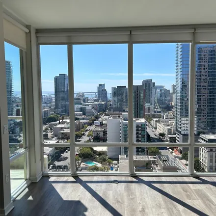 Image 2 - Lavo, 5th Avenue, San Diego, CA 92180, USA - Room for rent
