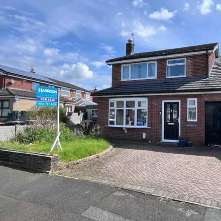 Buy this 3 bed house on The Crescent in Radcliffe, M26 3LQ