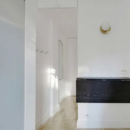 Rent this studio apartment on 53 Avenue Duquesne in 75007 Paris, France