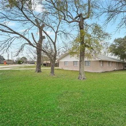 Image 3 - 142 Robin Road, Baytown, TX 77520, USA - House for sale