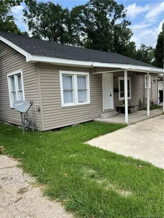 Buy this 4 bed house on 925 Gulf St in Lake Charles, Louisiana