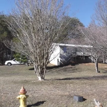 Buy this 2 bed house on 1482 Windsor Drive in Dandridge, TN 37725