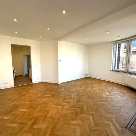 Image 1 - Snipes, Rue de Fer 14, 5000 Namur, Belgium - Apartment for rent