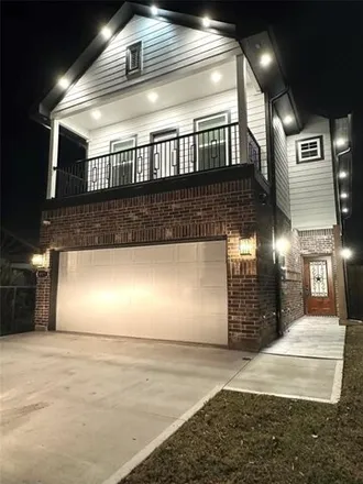 Buy this 3 bed house on 6537 Tuskegee Street in Houston, TX 77091