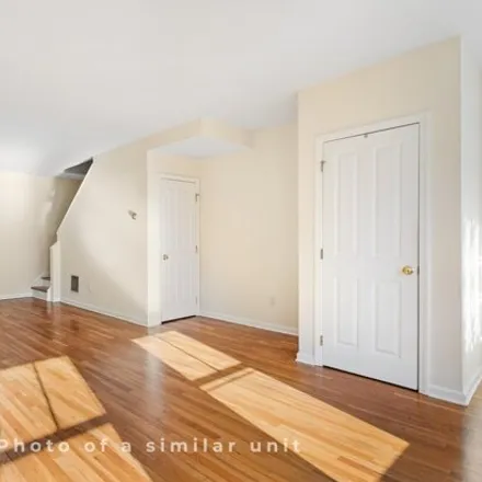 Image 5 - 27 Dolsen Place, Northfield, Stamford, CT 06901, USA - Townhouse for rent