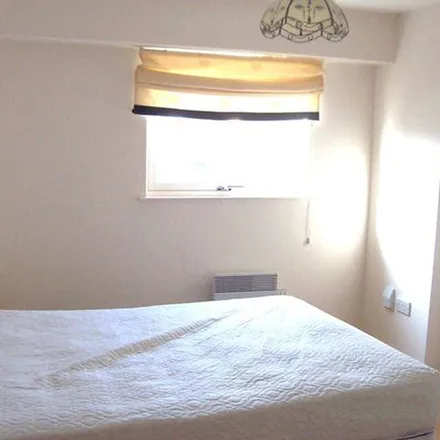 Rent this 1 bed apartment on unnamed road in Cardiff, CF10 2BH