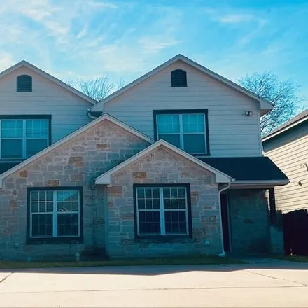 Buy this 6 bed house on 1949 South 15th Street in Waco, TX 76706